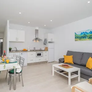 https://aire-siroco-beach-apartment-14.hotelsinnerja.org