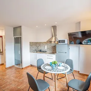 https://apartamento-2-en-la-muralla-romana-junto-a-la-catedral.top-hotels-tarragona.com
