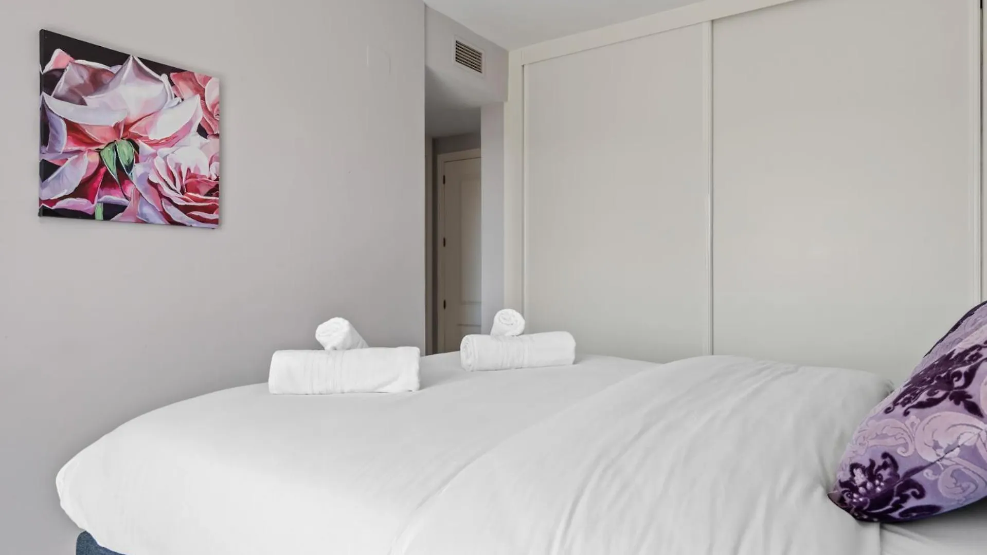 Apartment Lovely 2-Bed 10 Mins Walk From Puerto Banus Marbella Spain